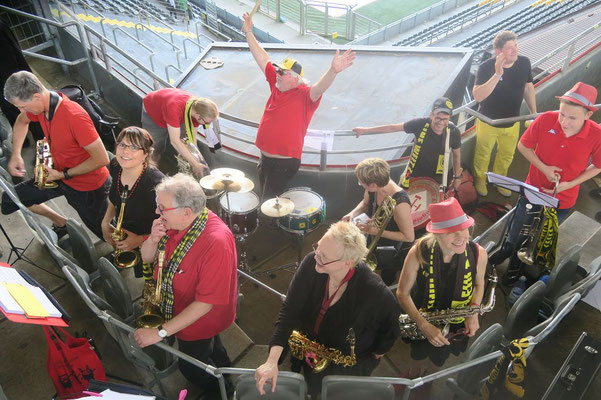 Ein Ball - eine Welt  Dortmund, 05.06.2016, Interkulturelles Stadionfest "Ein Ball - eine Welt!" im Signal Iduna Park.  "Nachweis Paul Ehrlich Berufskolleg / Fotografin: Claudia Hoster"