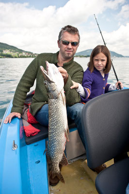 Gastangler fängt Hecht mit 94cm