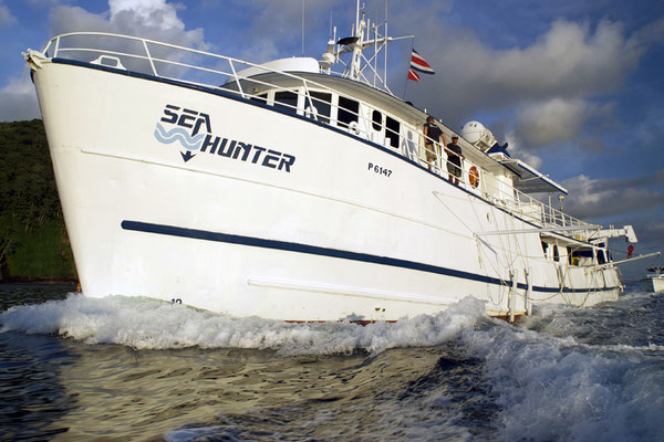 The ship Seahunter in Cocos Island, ©Unterseahunter Group