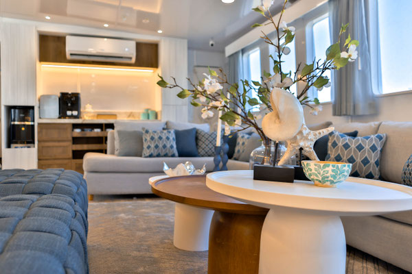 Lounge Area of the boat Galaxy Diver II - Galapagos Shark Diving