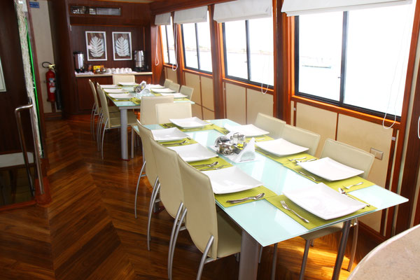 Galapagos Shark Diving - Dining area of the Boat dive trip Galapagos Islands