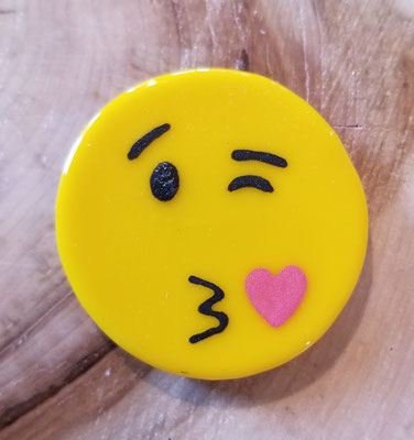 Aimant emoji en verre et peinture fusionnés 2 pouces 12$