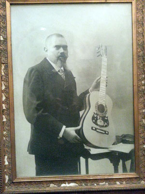 Basilio Marín Ferrer - Guitarra que regaló al Rey Alfonso XIII