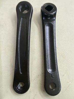 # BIELAS DE EJE CAUDRADO DE ACERO PINTADO EN NEGRO PARA APARATO DE EJERCICIO 15.8 MM PAR NP BIELSPIN0001 $980 MXN