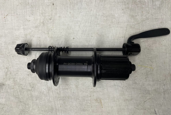 -$MAZA TRASERA SHIMANO CUES FC-QC300 32H 8/9/10/11V OLD:135MM QR NEGRA $565 MXN  NP1110151