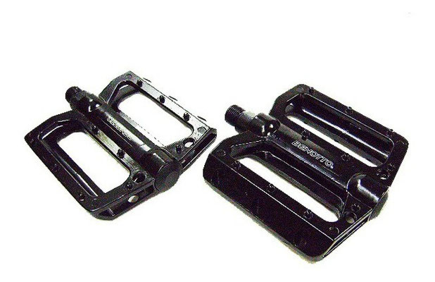 -$Pedal BENOTTO MTB 1/2 Aluminio Negro NWL-393L S/Reflej.  $310 MXN PEDBTT0955