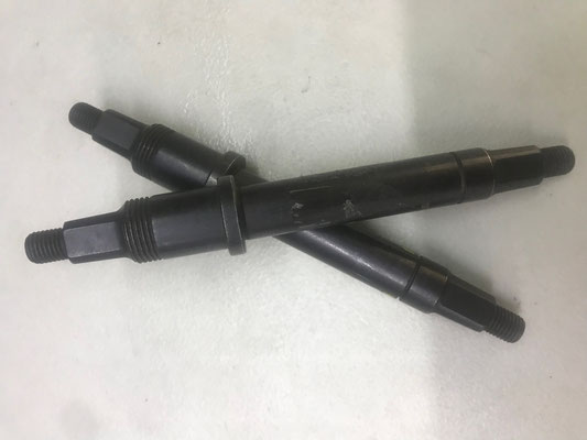 # EJE DE CENTRO CUADRADO PARA APARATO DE EJERCICIO DE 17mm DE DIAMETRO x 170mm de LONGITUD NP REPPRF0048 $630 MXN