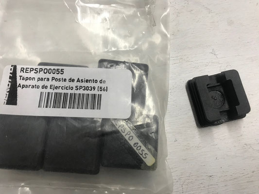 # TAPON PARA POSTE DE ASIENTO PARA APARATO DE EJERCICIO SP3039 de 1"x1" NP REPSPO0055 $15 c/u MXN