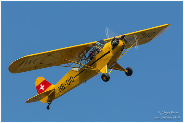 Piper Cup J3C-65/L-4, vor 70 Jahren gebaut, und immer noch flott unterwegs.