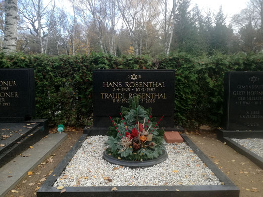 Berliner Ehrengrab - Hans Rosenthal - auf dem Jüdischen Friedhof Heerstraße Berlin Charlottenburg    