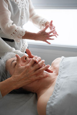 Formation en massage liftant japonais Kobido à Tours avec Nathalie Gabriel