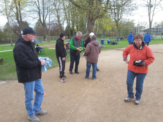 Manfred Otto und Ulrike Lippmann im Spiel gegen eine Formation aus Hameln