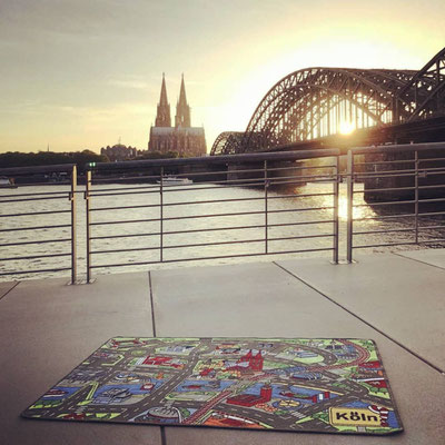 Kölner Dom + Rhein - Spielteppich Köln - deinspielteppich.de