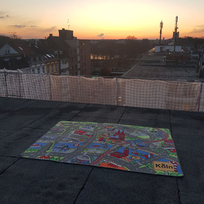 Aachener Weiher Sonnenuntergang - Spielteppich Köln - deinspielteppich.de