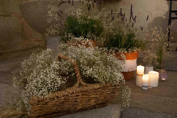 boda-bea&miguel-altar-panicualata-lavanda-velas