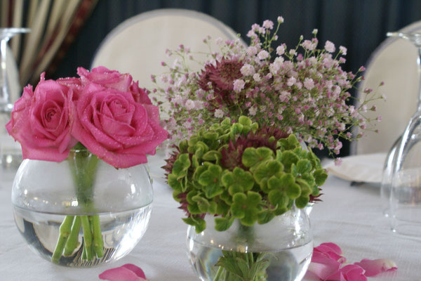 boda-gema&alberto-centro-paniculata-rosa-pétalos-rosas-hortensia-verde