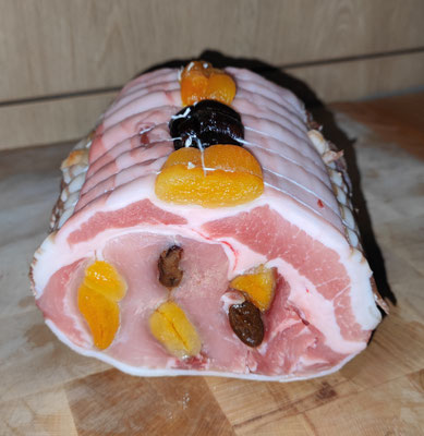 Roti de porc aux pruneaux et aux abricots