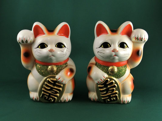 Maneki neko left paw sale