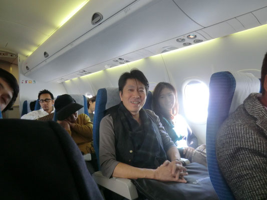 さあ！熊本行くぞーー。けど、プロペラ機やんけ。