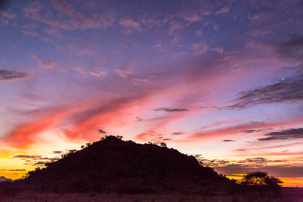 Last glow of a long desert day - Ababis Guestfarm © Ria Henning-Lohmann