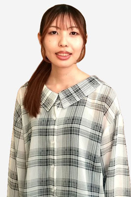 ピアノの女性俳優｜鹿股さくら