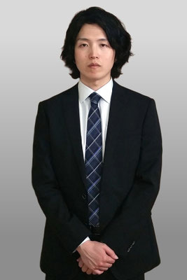 色白の男性俳優｜髙木洋輔