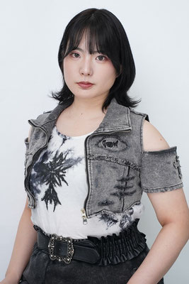 アンニュイな女性俳優｜一宮ゆろ