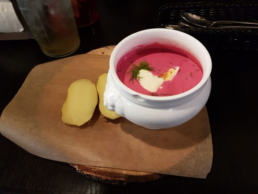 eine kalte Randensuppe zur Vorspeise und anschliessend...