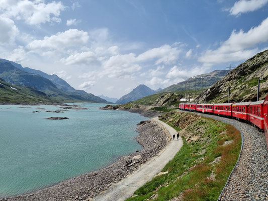 zurück zum Bernina Ospizio mit der Bahn