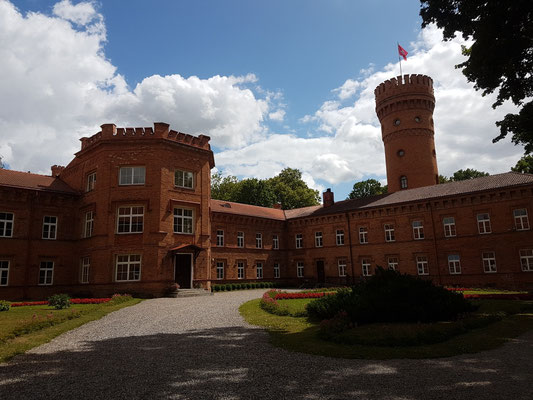 Backsteinschloss in Raudonė