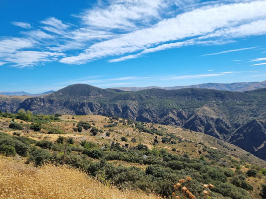 auf der Fahrt durch die Sierra Nevada, machen wir Halt in...