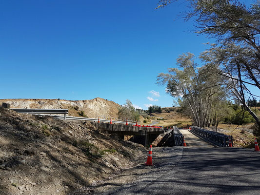 Sichtbare Schäden auf dem Weg nach Kaikoura