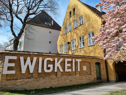 Fuggerei (älteste bestehende Sozialsiedlung der Welt) in Augsburg
