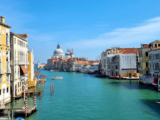 Blick vom Ponte dell'Accademia auf die Basilica die Santa Maria della Salute