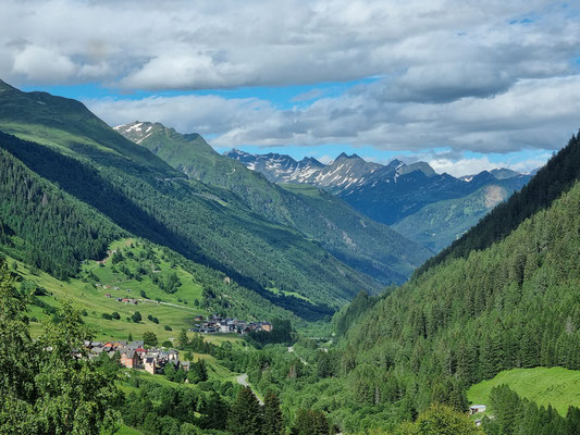 Blick ins Bedrettotal