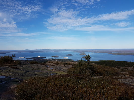 Blick auf Bar Harbor vom Cadillac Mountain