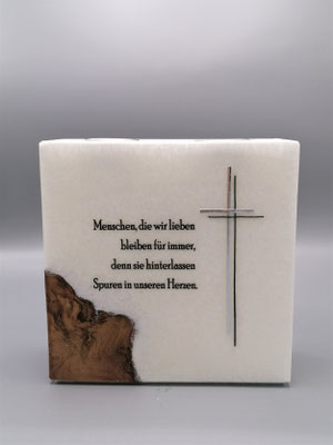 Gedenkkerze mit Teelichtern und Holzeinsatz, Preis: EUR 100,-- 