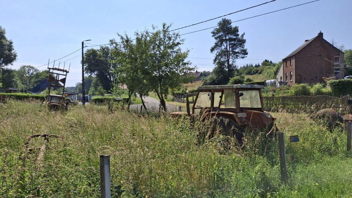 Bauernschrott einfach abgestellt