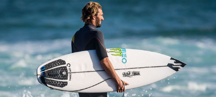 オーウェンライトが乗るボードは? - INSIST SURF 横浜港南台店 オーウェンライトが乗るボードは? - INSIST SURF 横浜港南台店