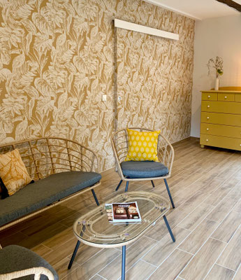 Coin salon, suite parentale, gite Rouffignac, Domaine de la Licorne au cœur du Périgord Noir
