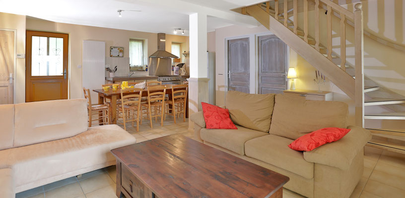 Domaine de la Licorne in french Black Perigord, Lascaux cottage, kitchen and lounge area