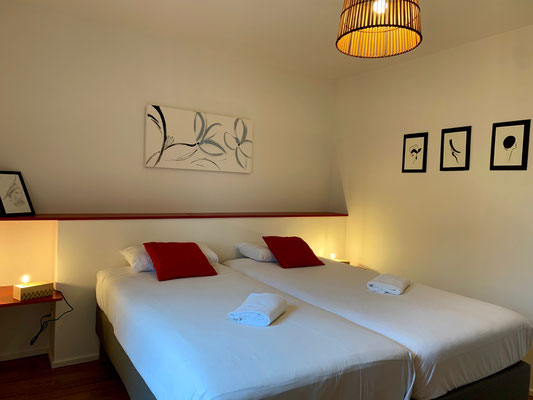 Domaine de la Licorne in french Black Perigord, Rouffignac cottage, red bedroom