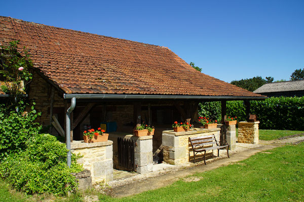 Domaine de la Licorne cottages in french Black Perigord, an old barn