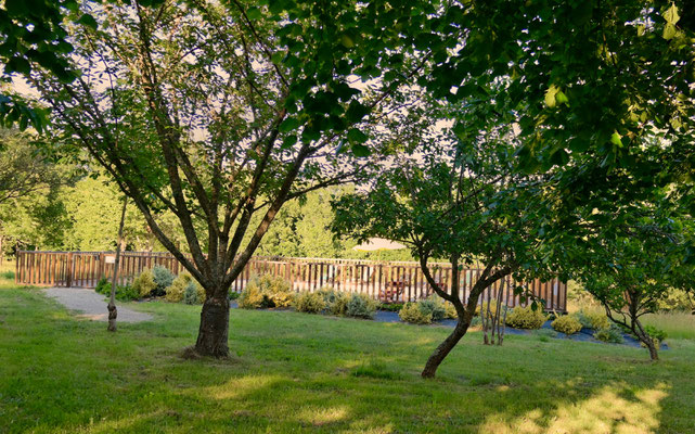 Domaine de la Licorne en Périgord Noir, vers la piscine