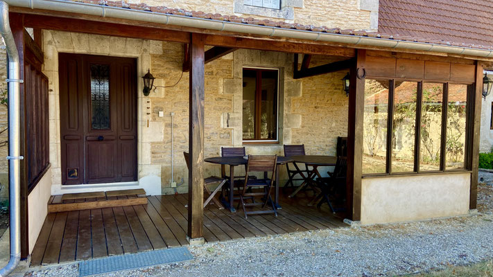 Gite Rouffignac, au Domaine de la Licorne au cœur du Périgord Noir, le patio