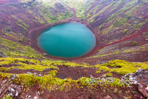 Am Kerid Krater. Auch im Regen beeindruckende Farben
