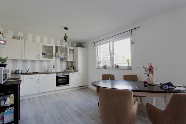 MUSTERBILD AUS BAUGLEICHER WOHNUNG WOHNEN & ESSEN