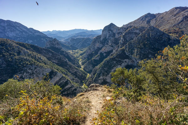 Blick vom Mirador de Santa Catalina über das Tal der Liébana (Tour 49)