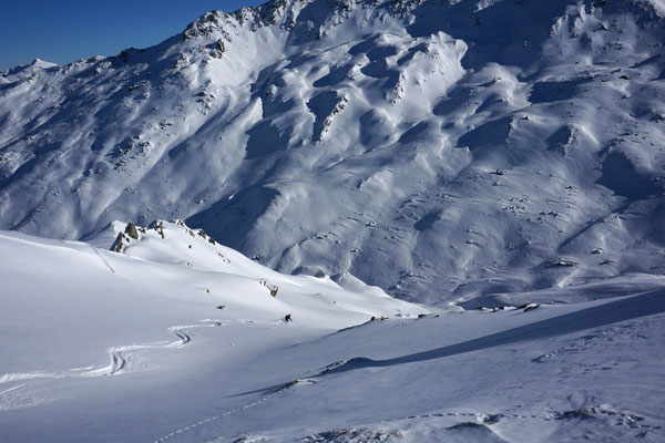 Powder - Skitouren-Abfahrt in den Tuxer Alpen