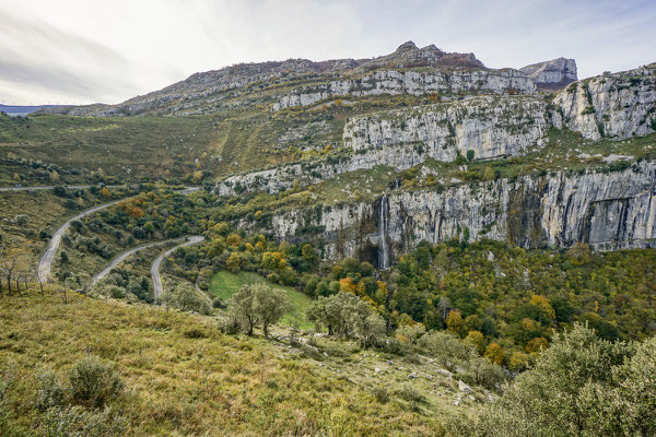 Nacimiento del Asón, ein 70 m hoher Wasserfall (Tour 13)